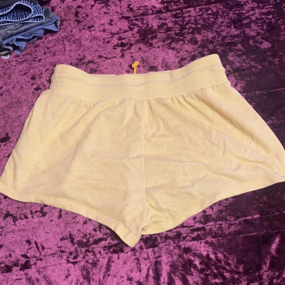 COMFY SHORTS - Picture 2 of 2